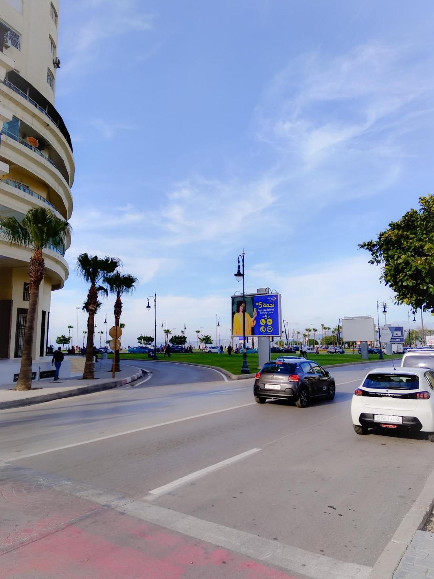 Incroyable Appartement A Playa Enface Cafe Sky 17 Tangeri Esterno foto